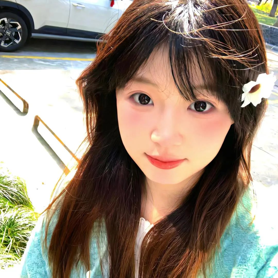 魕